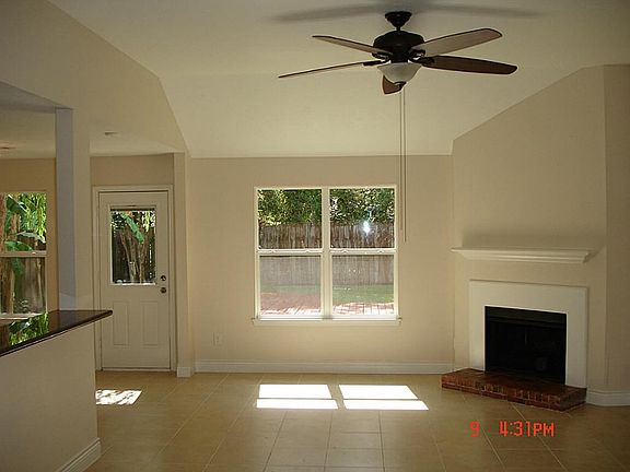 2nd image of 27085 Crown Chase Dr