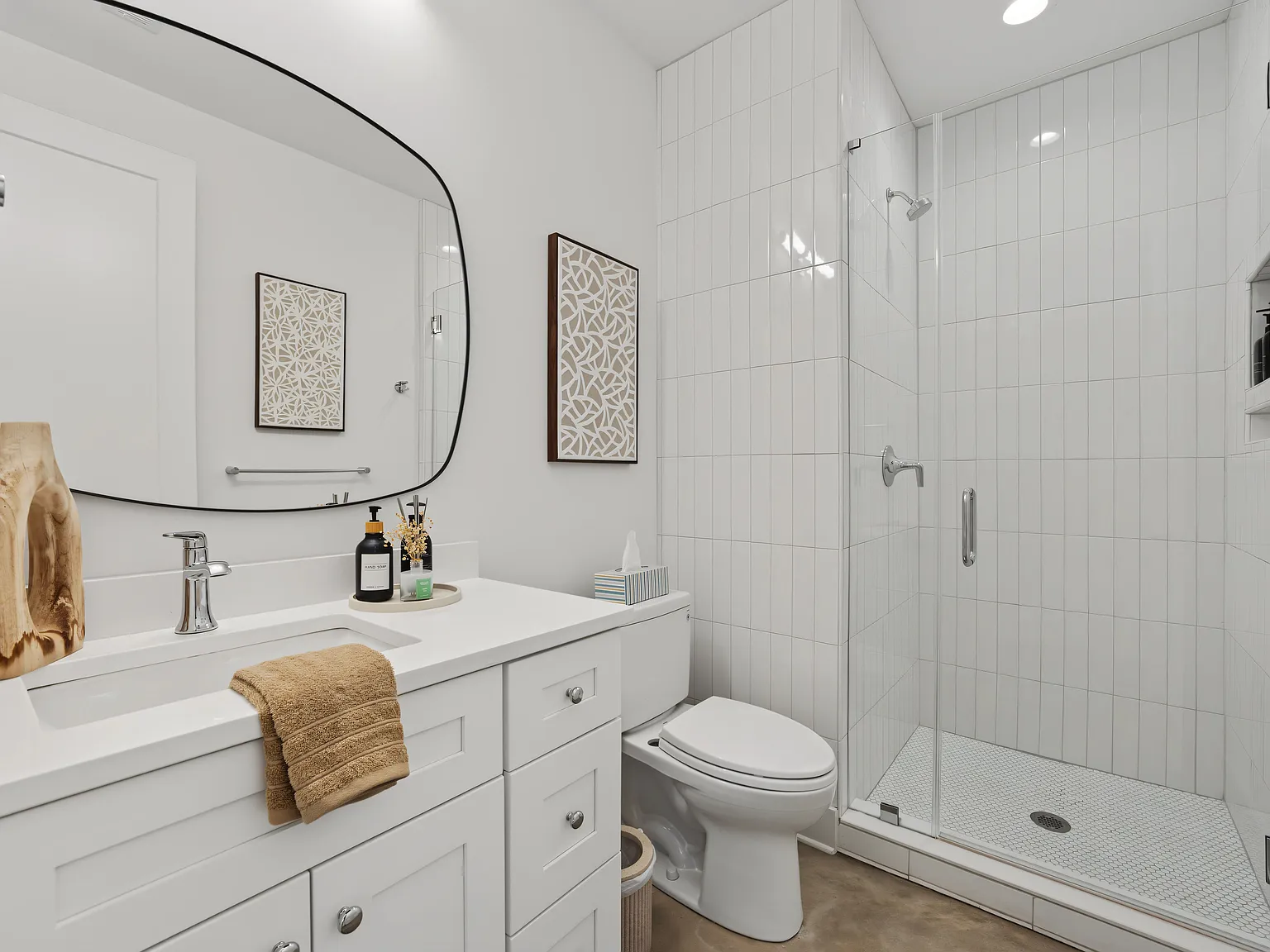 1142 Boulevard Dr NE — Photo 1