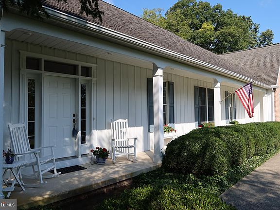 3rd image of 1375 Megan Dr