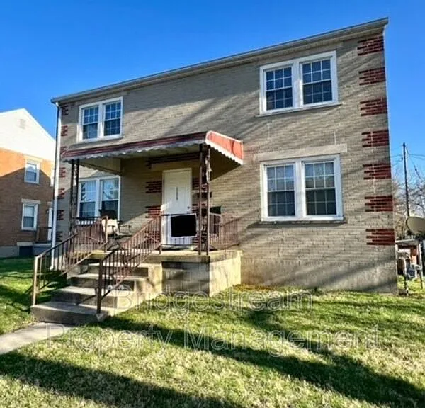 698 Smith Ave — Photo 1