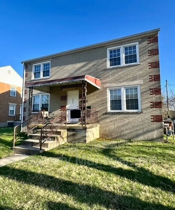 698 Smith Ave