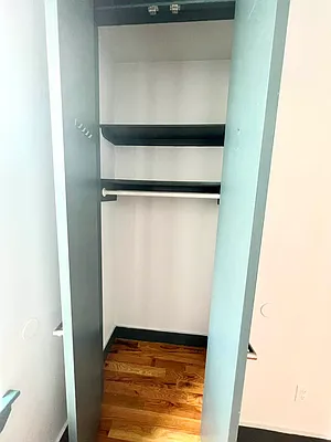 Rented by Delmark Realty LLC | media 22