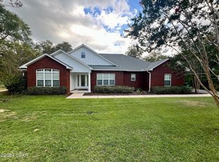 4667 River Dr, Marianna, FL 32446