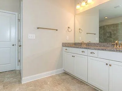 507 Nouvelle Dr — Photo 2