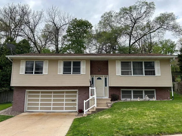 565 Samuel St, Dubuque, IA 52003