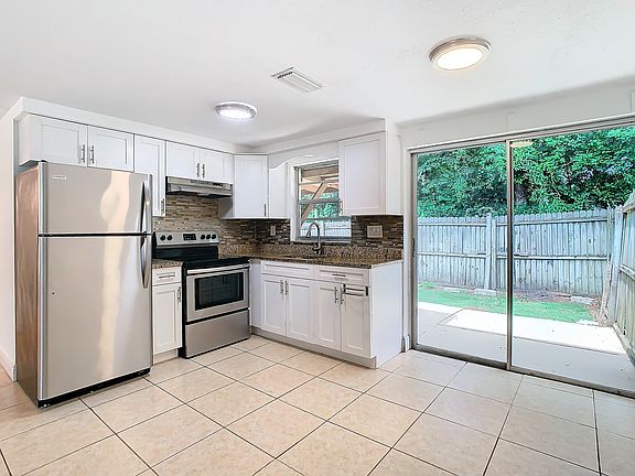 5th image of 1521 Swordbill Dr #1521