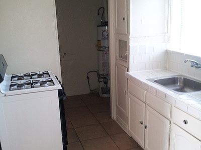 2nd image of 551 W 45th St