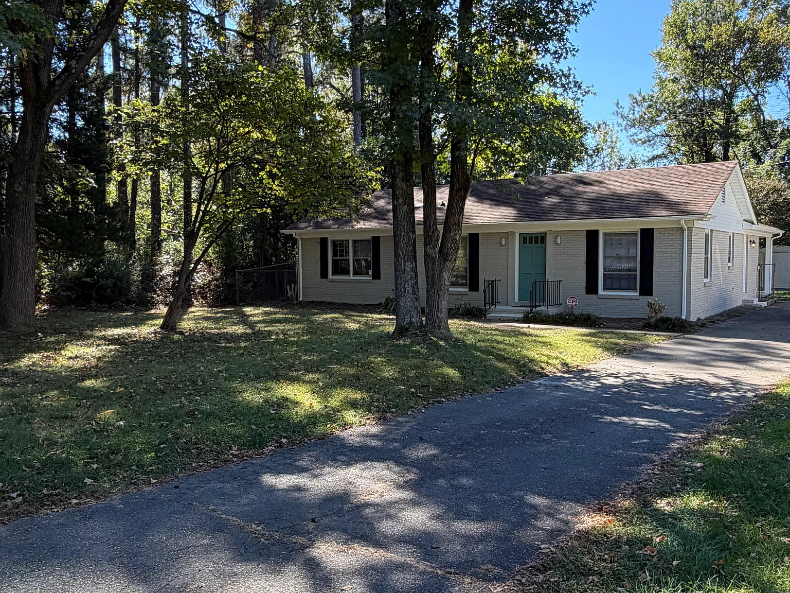 3 bed, 1.5 bath, 1604 sqft, $1,850 — Photo 2