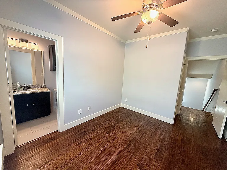 5875 Ross Ave #4 — Photo 6
