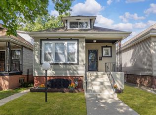 8444 S Essex Ave, Chicago, IL
