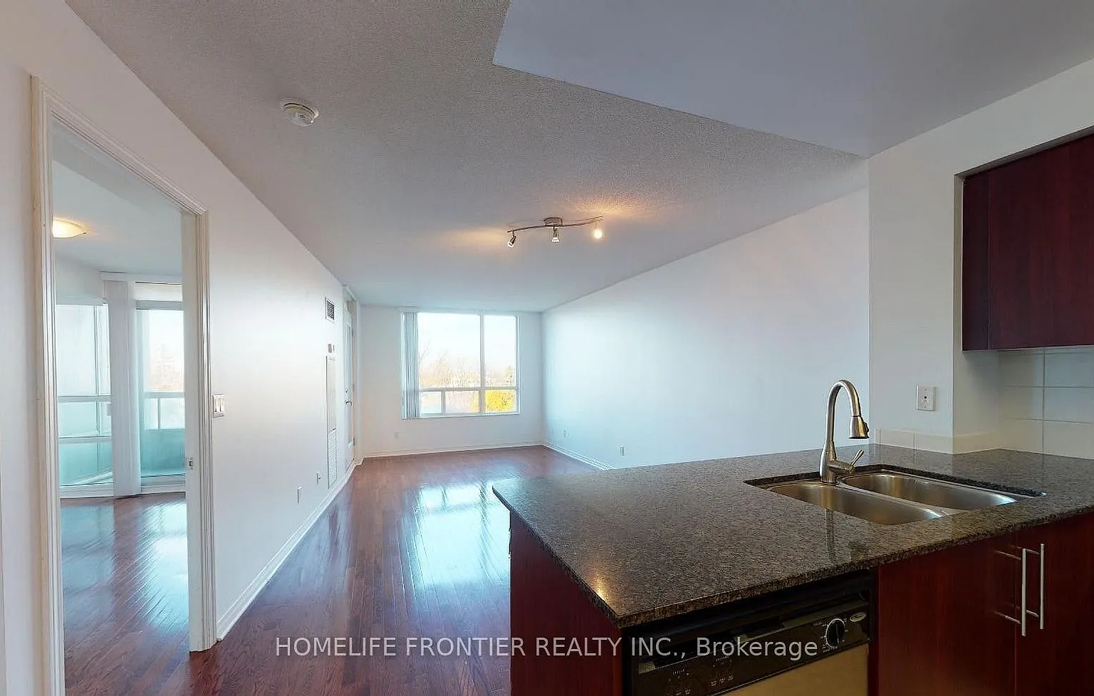 503 Beecroft Rd — Photo 3