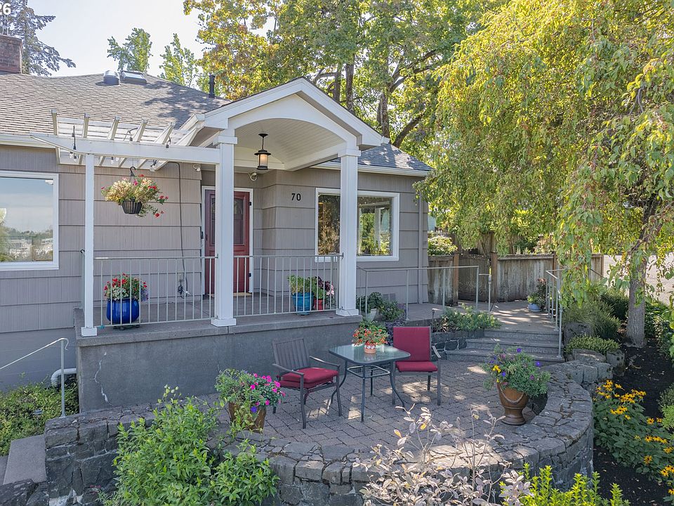 1st image of 70 Grand View Dr
