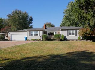 206 S Center St, Bangor, MI 49013