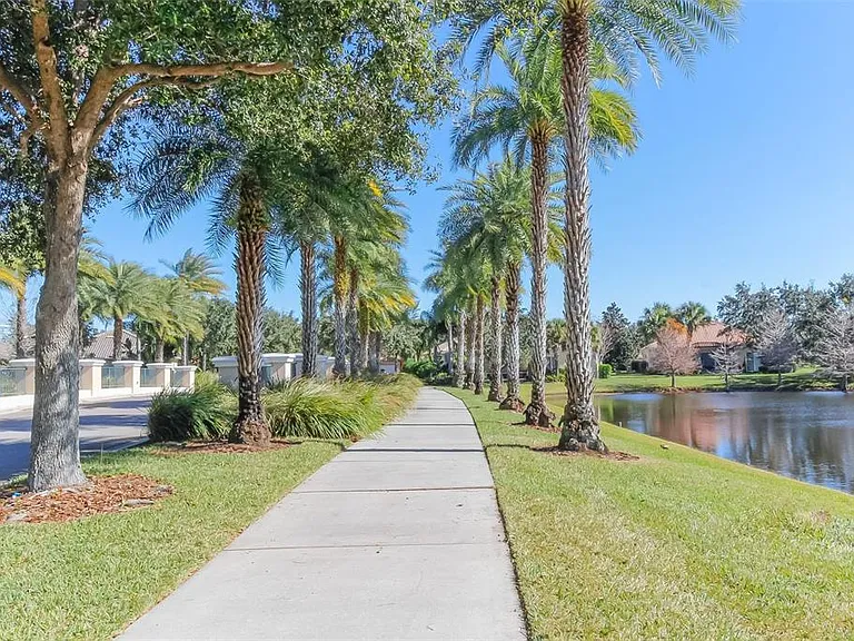 11830 Delfina Ln — Photo 33