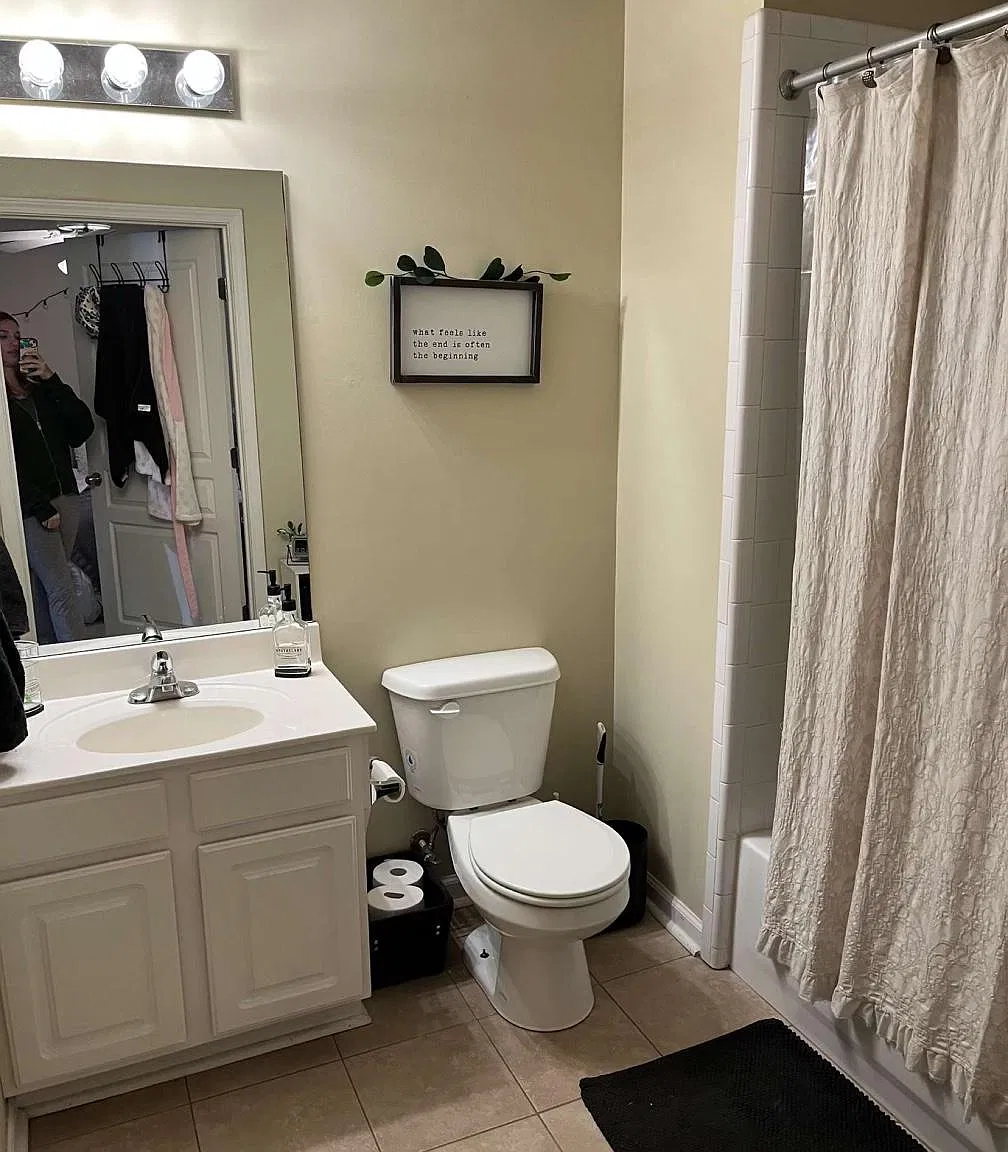 1035 Barnett Shoals Rd — Photo 3