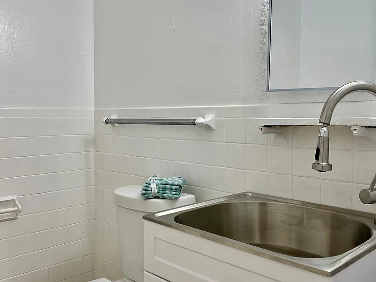 25 Woodlawn Ave #1-40 — Photo 6