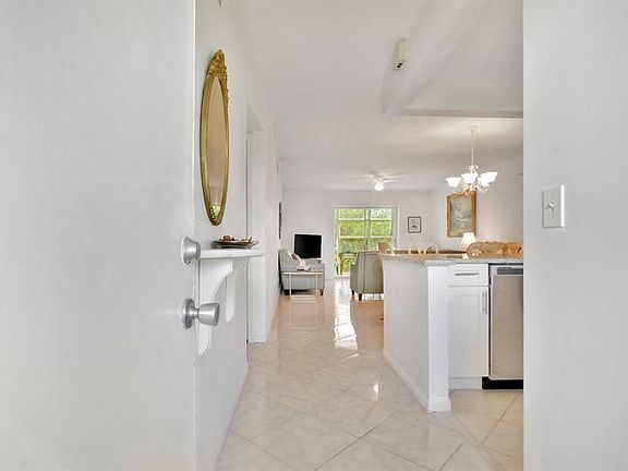 4th image of 130 NE 26th Ave APT 311