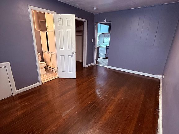 3rd image of 9439 Chalmers St #104