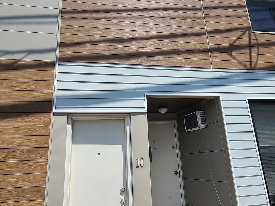 10 W Raspberry St #2