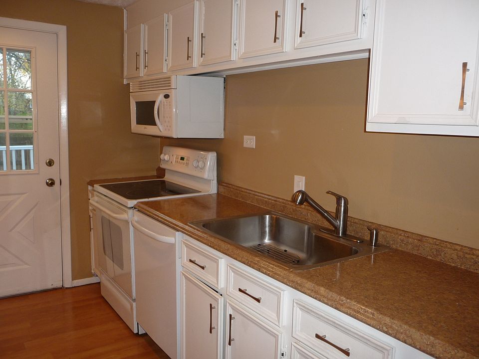 2nd image of 1568 Snowberry Cres