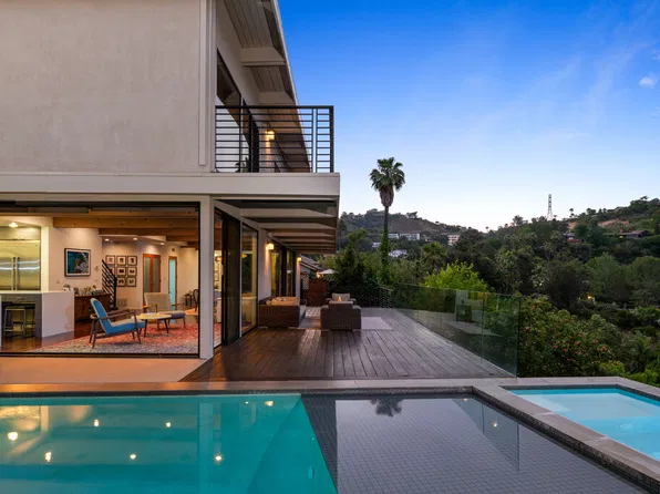 2608 Carman Crest Dr, Los Angeles, CA 90068