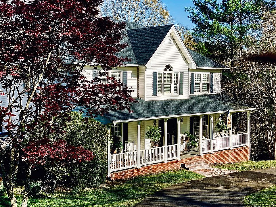 1st image of 222 Ivy Dr