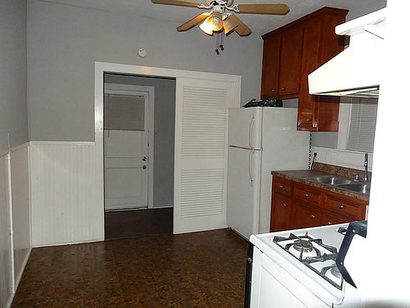 5th image of 1108 Mathis St