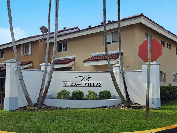 8262 NW 5th Ln APT 392, Miami, FL 33126