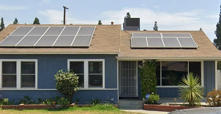 10910 Gard Ave — Photo 2