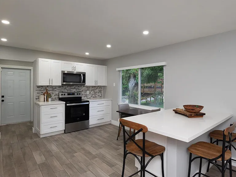 13487 Barwick Rd — Photo 8