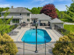 938 Governors Rd, Hamilton, ON L9H 5E3