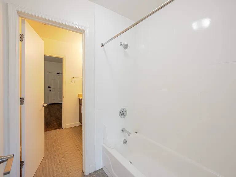 650 D St SE #2 — Photo 15
