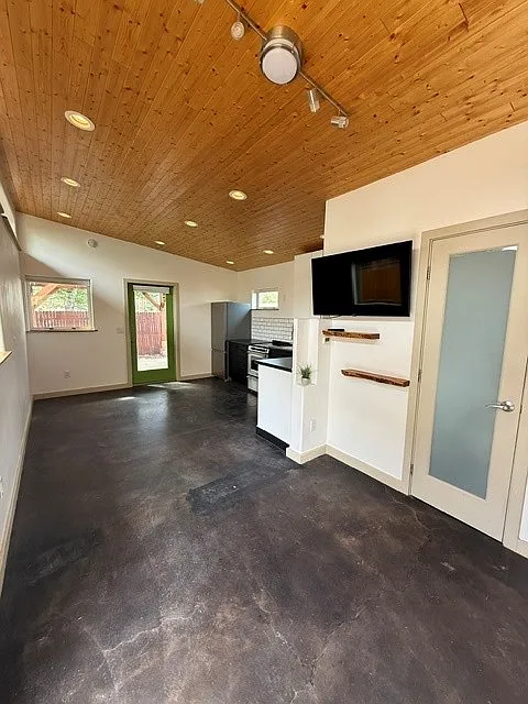 Studio, $1,450 — Photo 4