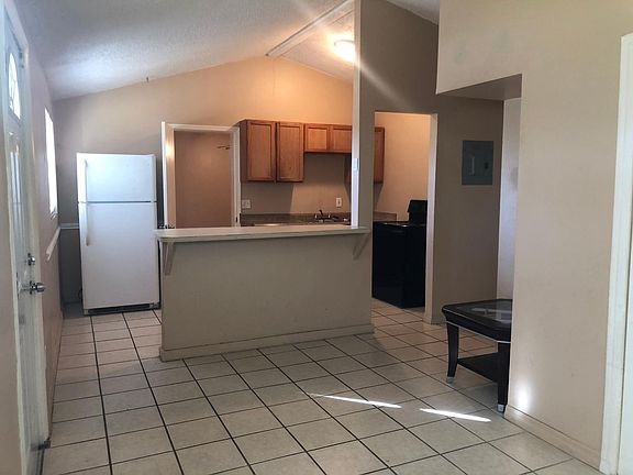 5th image of 1511 E 9th St