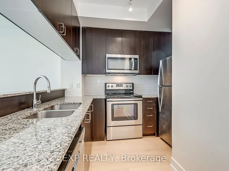 68 Merton St #610 — Photo 11