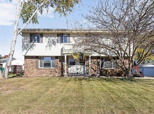 W201N16930 Wilshire Dr, Jackson, WI 53037
