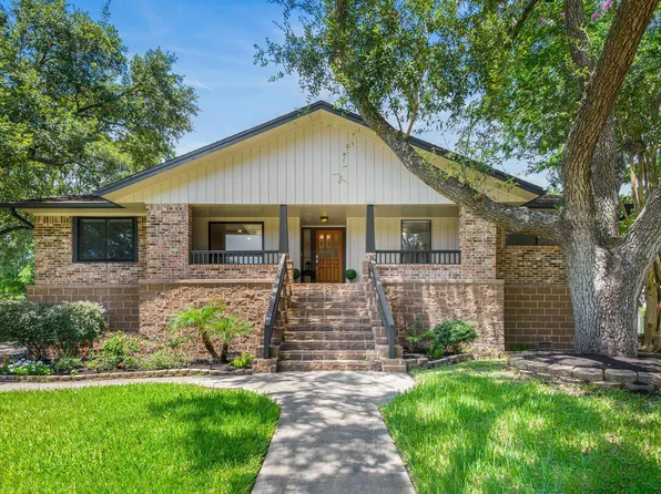 321 Empress Ln, League City, TX 77573