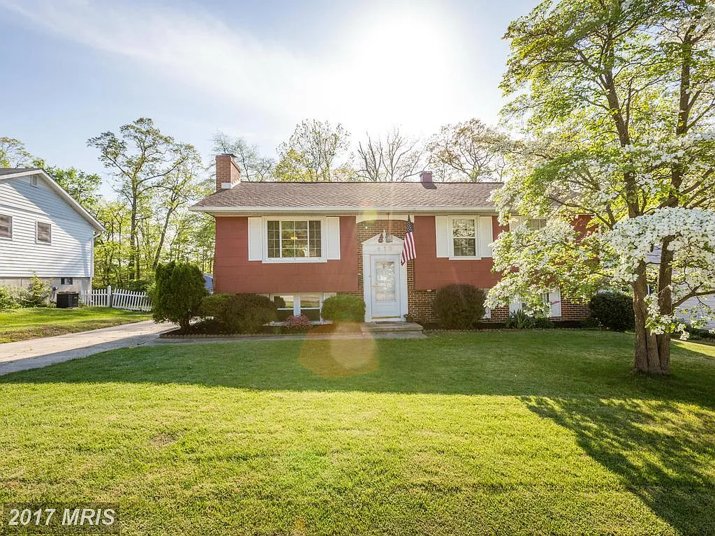 610 Boxelder Dr photo 1