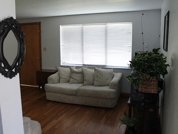 4th image of 4114 Brooke St #2