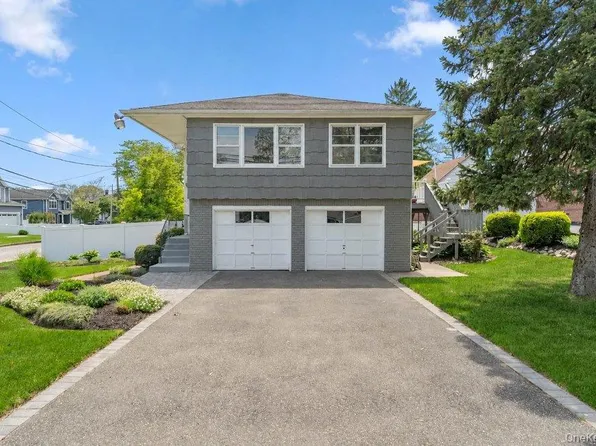 28 Satinwood Road, Bayville, NY 11709