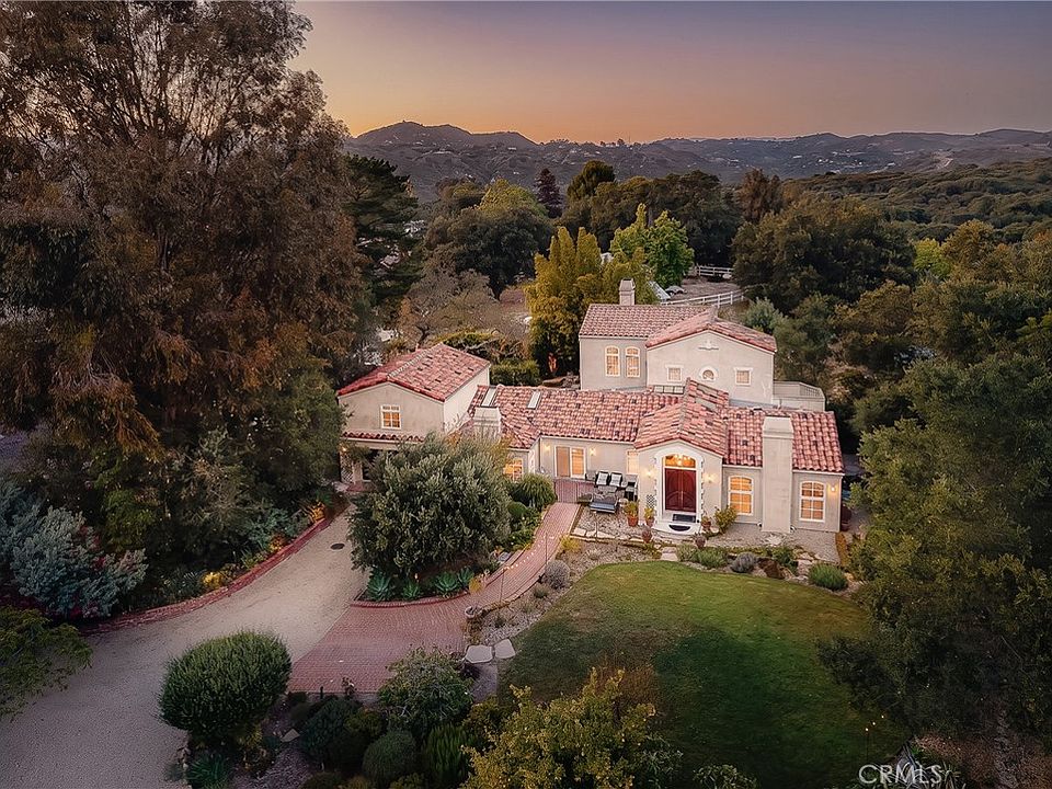 1st image of 21149 Entrada Rd