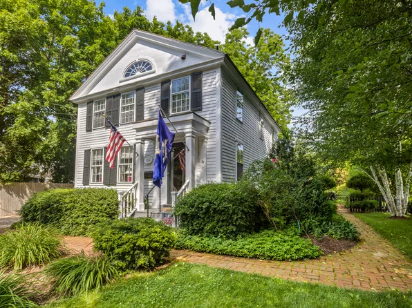 33 Lyme Street, Old Lyme, CT 06371