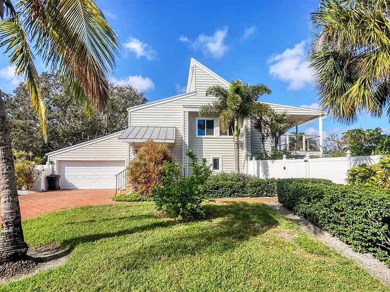 3601 Coquina Key Dr SE — Photo 4