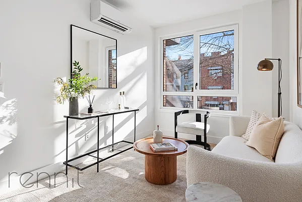 Rented by Rennit Inc. | media 6