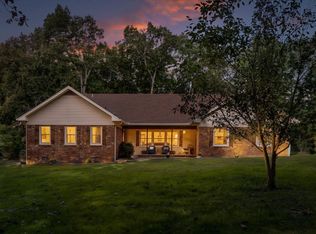 1008 Crown Point Rd W, Signal Mountain, TN 37377