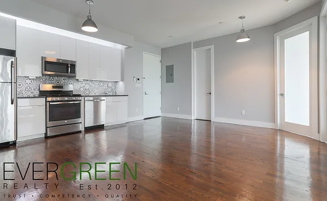Rented by Evergreen Apartments BK | media 8