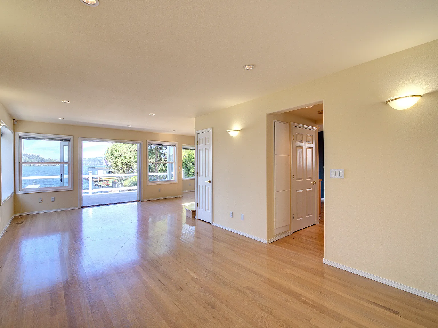 4 bed, 2670 sqft, $5,000 — Photo 4