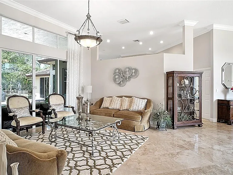 6807 NW 66th Way — Photo 7