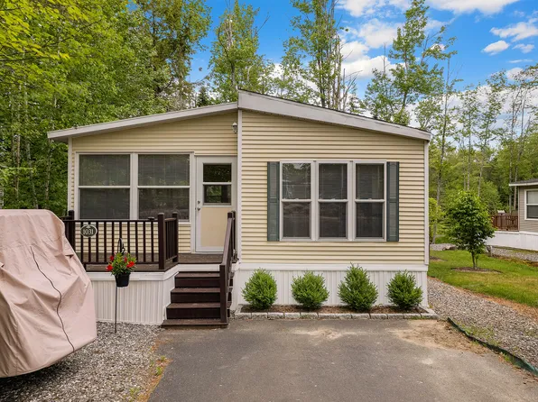 1031 Club Sebago Way Way, Casco, ME 04015