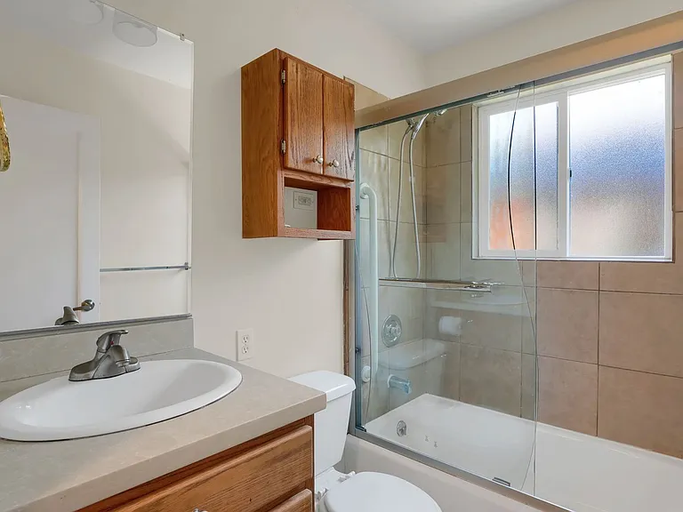110 Paul Ave — Photo 12